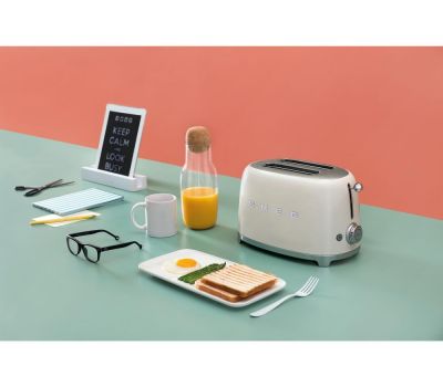 Тостер SMEG TSF01CREU