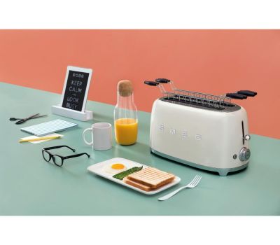 Тостер SMEG TSF02CREU