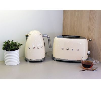 Тостер SMEG TSF01CREU