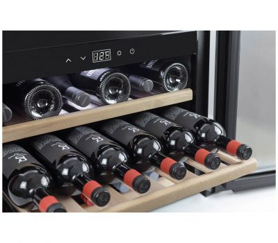 Встраиваемый винный шкаф CASO WineSafe 18 EB Black