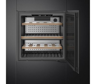 ​Холодильный шкаф для вина встраиваемый Smeg CVI129B3