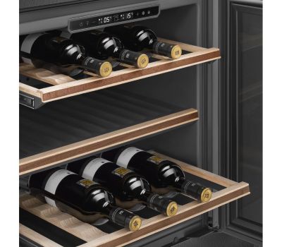 ​Холодильный шкаф для вина встраиваемый Smeg CVI129G