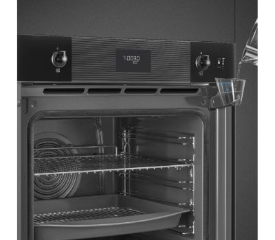 ​Многофункциональный духовой шкаф с пиролизом и пароувлажнением Smeg SOP6101S2B3