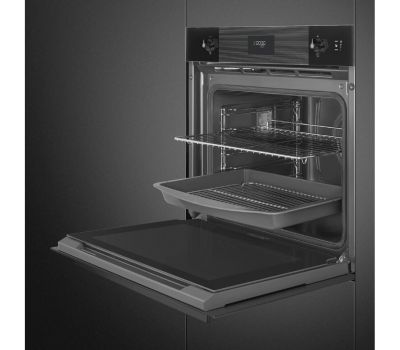 ​Многофункциональный духовой шкаф с пиролизом и пароувлажнением Smeg SOP6101S2B3