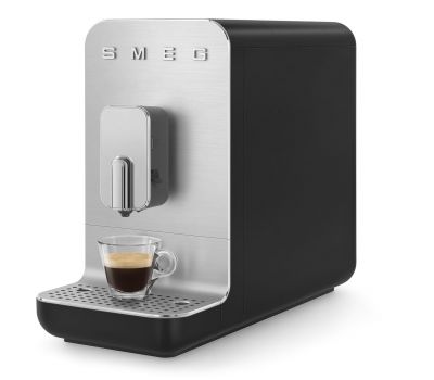 Автоматическая кофемашина SMEG BCC13BLMEU