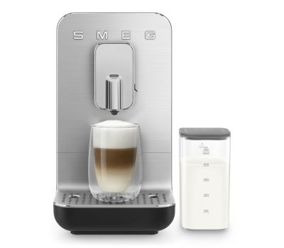 Автоматическая кофемашина SMEG BCC13BLMEU