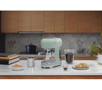 Кофемашина-эспрессо SMEG ECF02PGEU