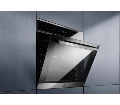 Духовой шкаф Electrolux COE7P31X2, нержавеющая сталь, 11 режимов, пиролитическая очистка, 71 л, телескопические направляющие