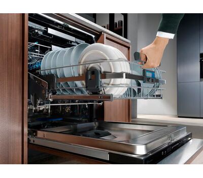 Встраиваемая посудомоечная машина Electrolux EEC67310L, 14 комплектов, AirDry Technology